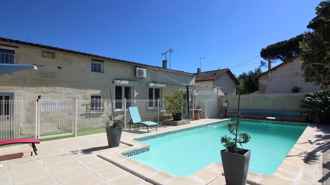 Photo of Outdoor in Saint-Denis-de-Pile