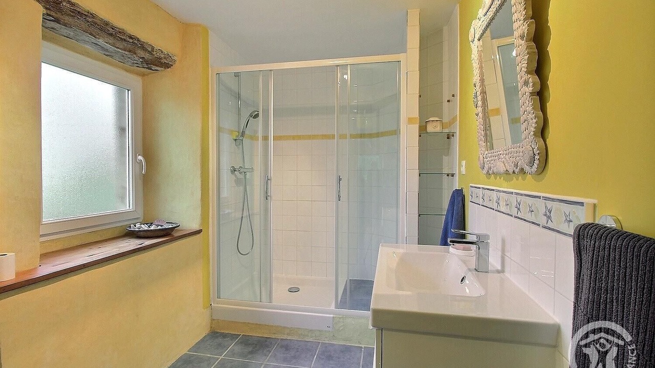 Photo of Bathroom in Ploumilliau