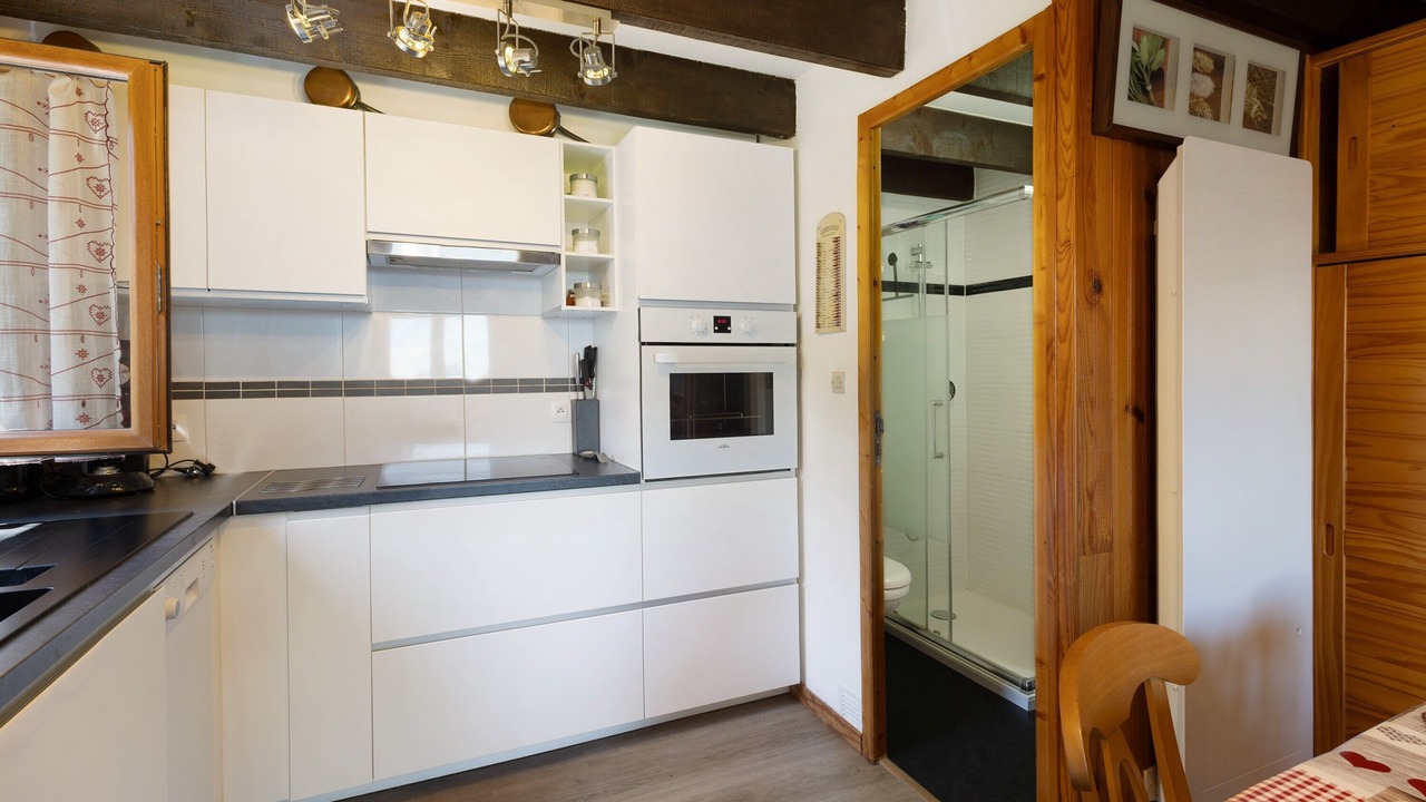 Photo of Kitchen in Pyrenees 2000