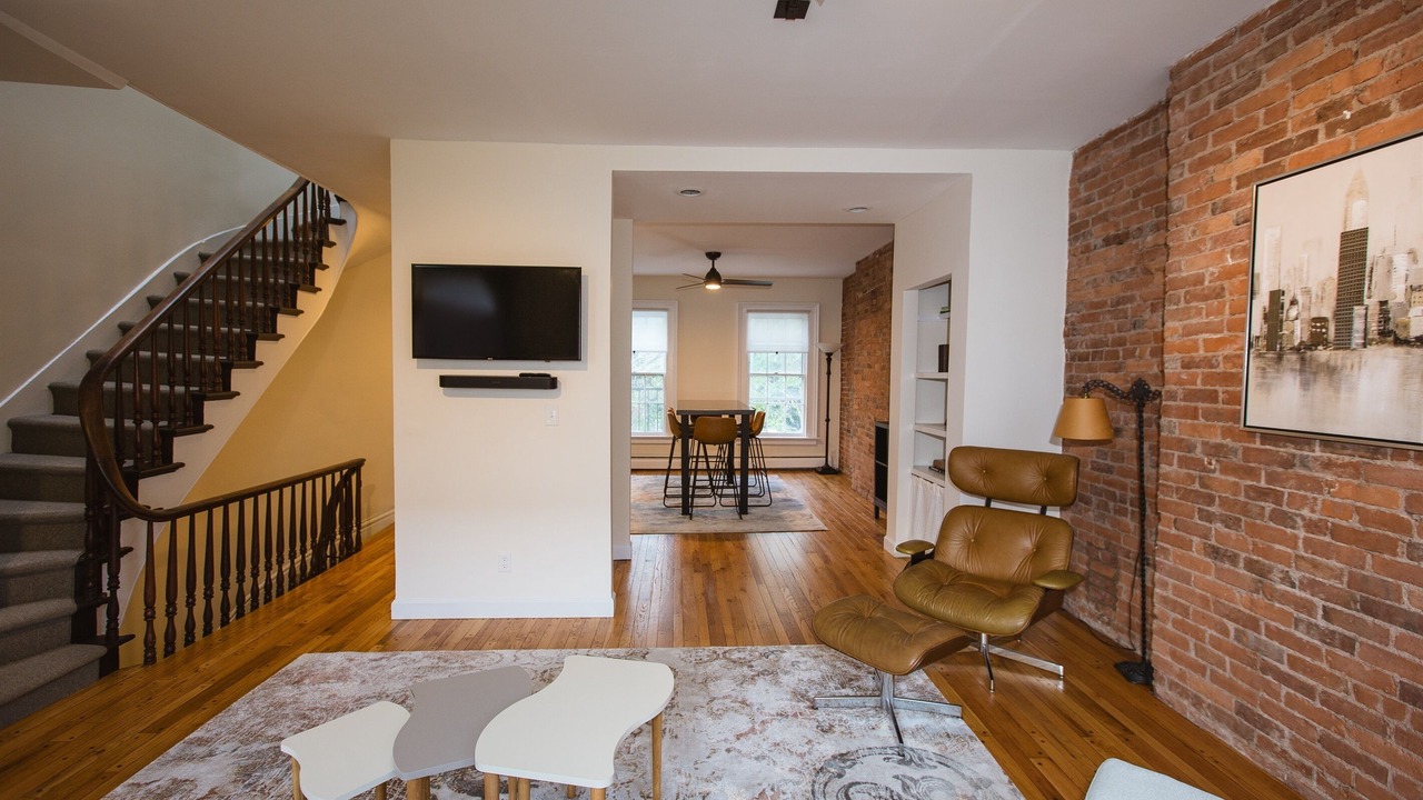 Photo of Livingroom in Mill River