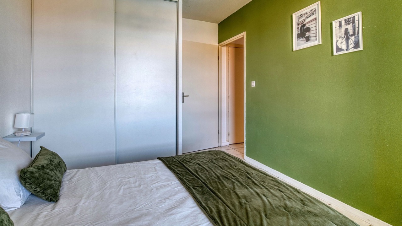 Photo of Bedroom in Saint - Martin - du - Touch