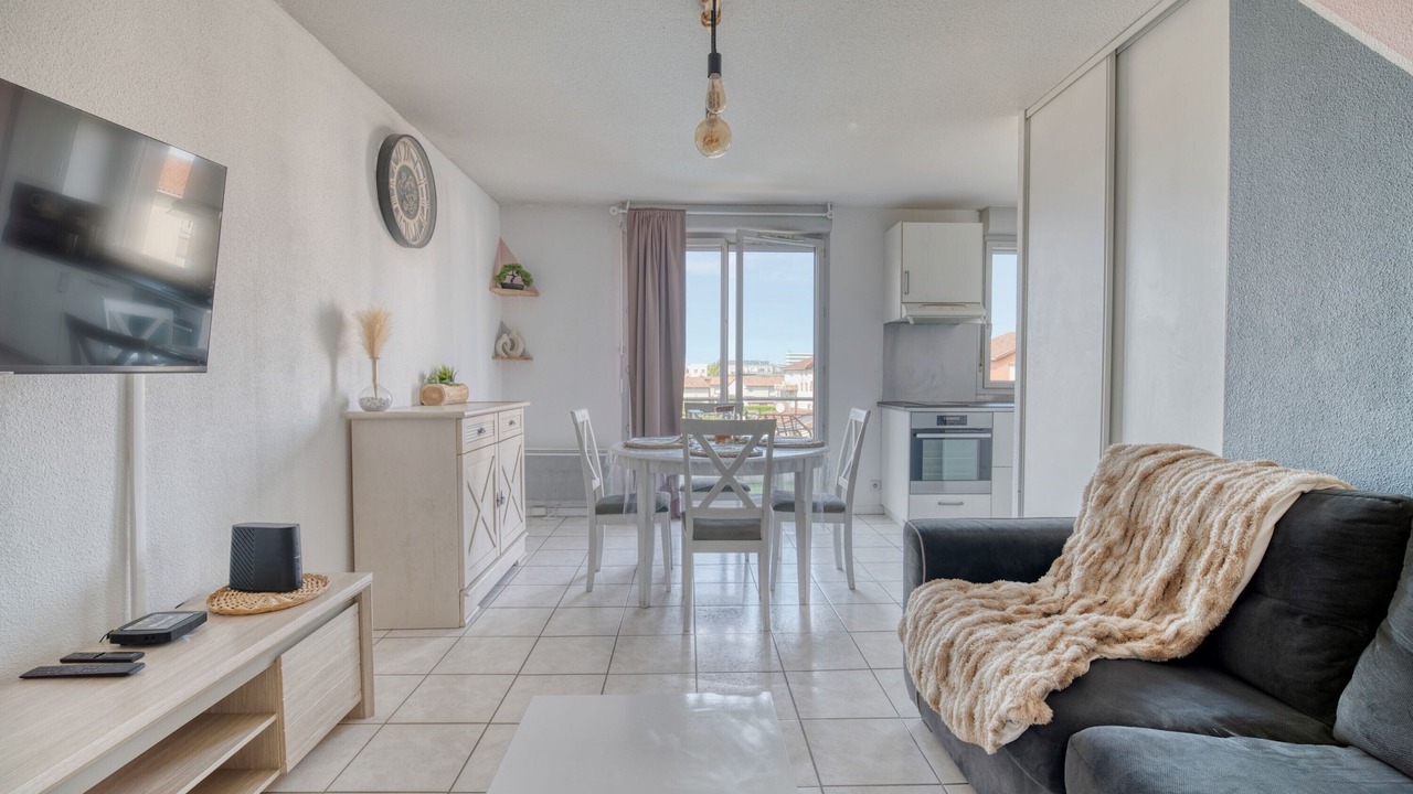 Photo of Livingroom in Saint - Martin - du - Touch