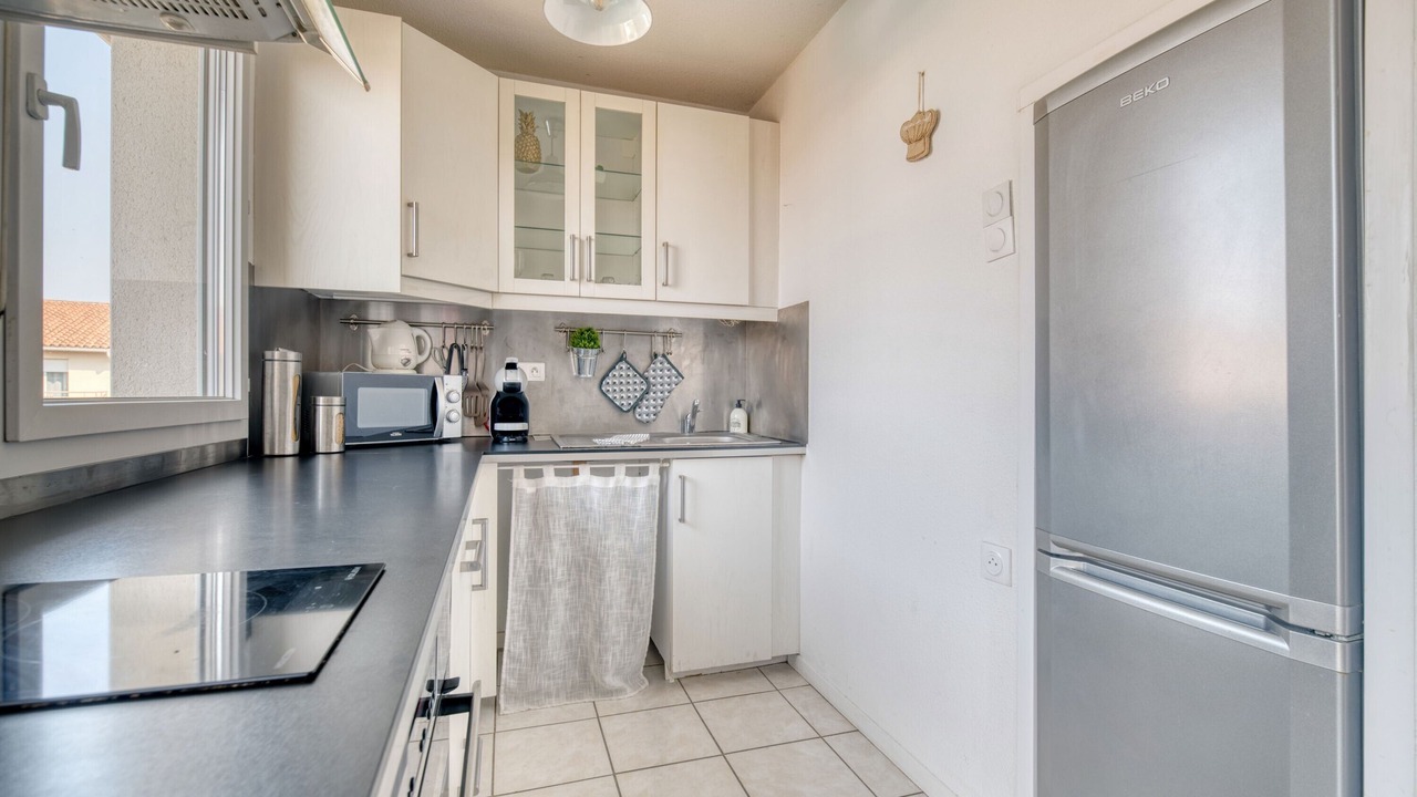 Photo of Kitchen in Saint - Martin - du - Touch