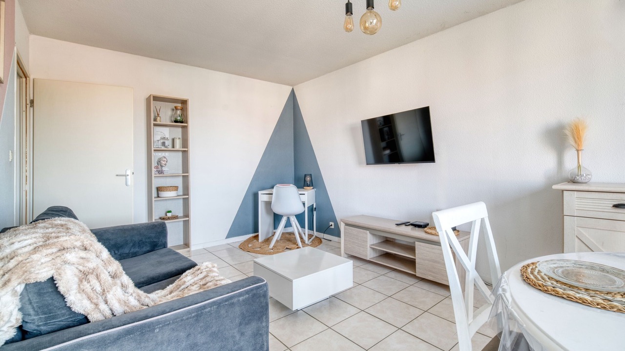 Photo of Livingroom in Saint - Martin - du - Touch