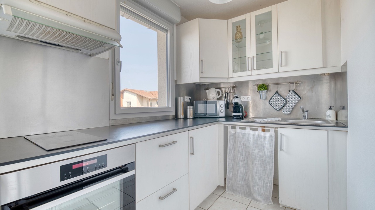 Photo of Kitchen in Saint - Martin - du - Touch