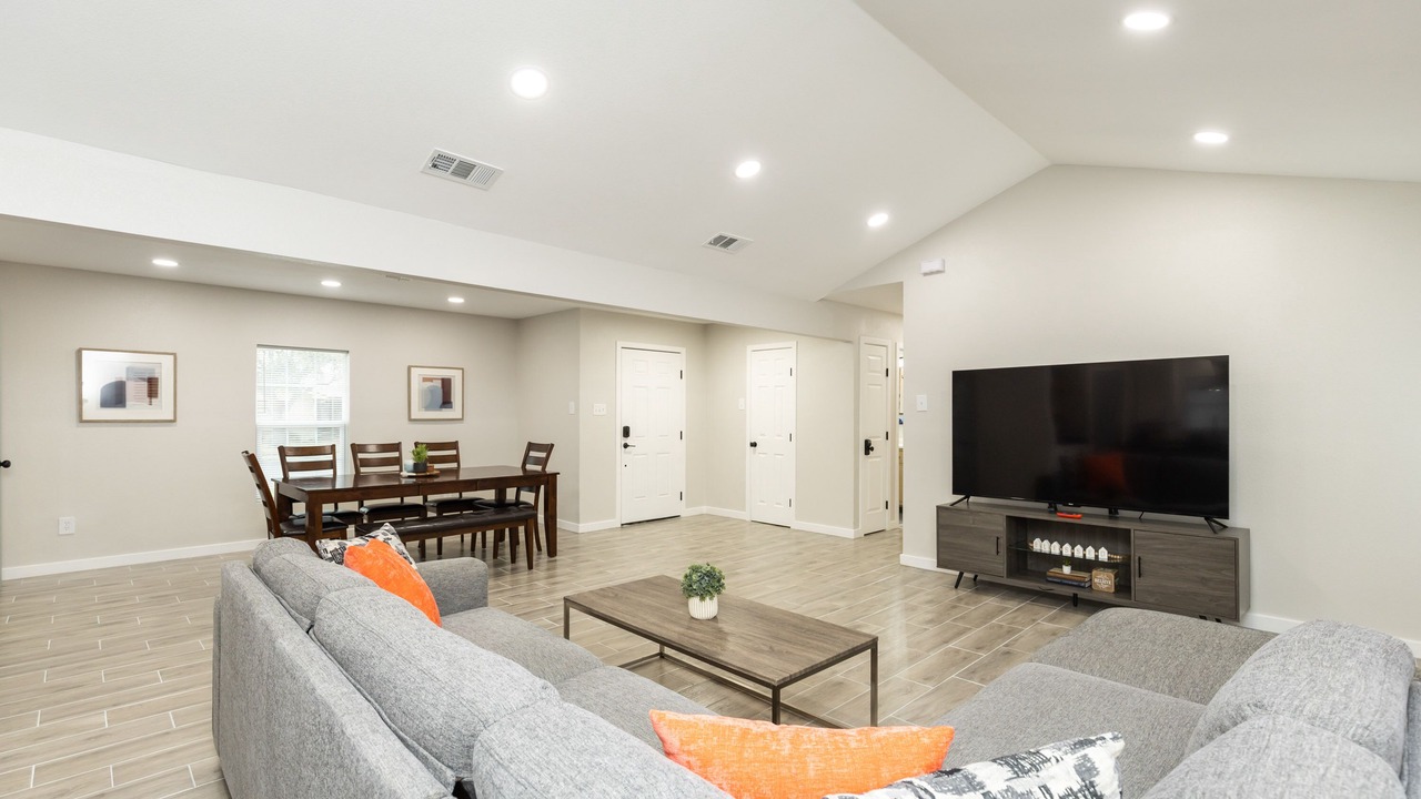 Photo of Livingroom in South Side