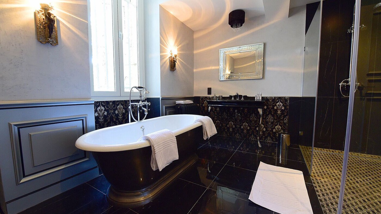 Photo of Bathroom in Paraza