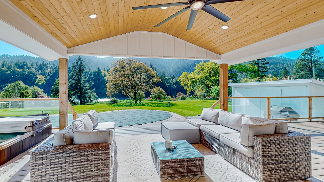 Photo of Patio Balcony in Salyer