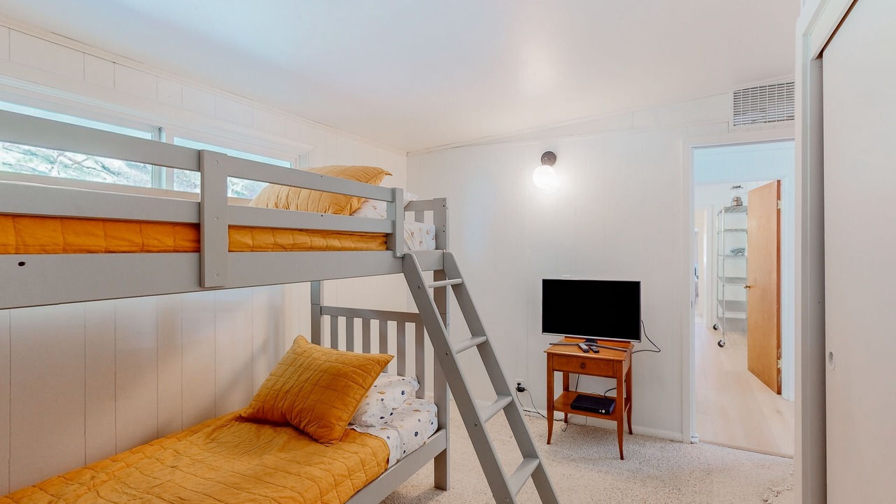 Photo of Bedroom in Salyer