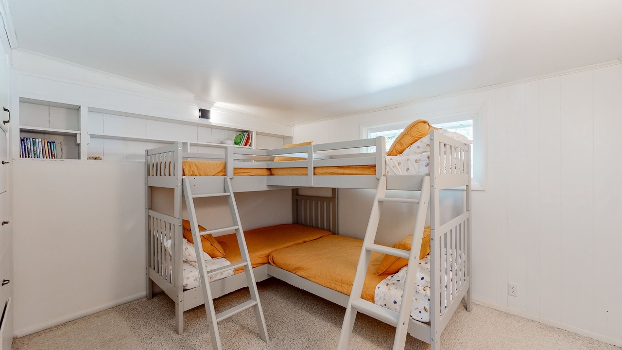 Photo of Bedroom in Salyer