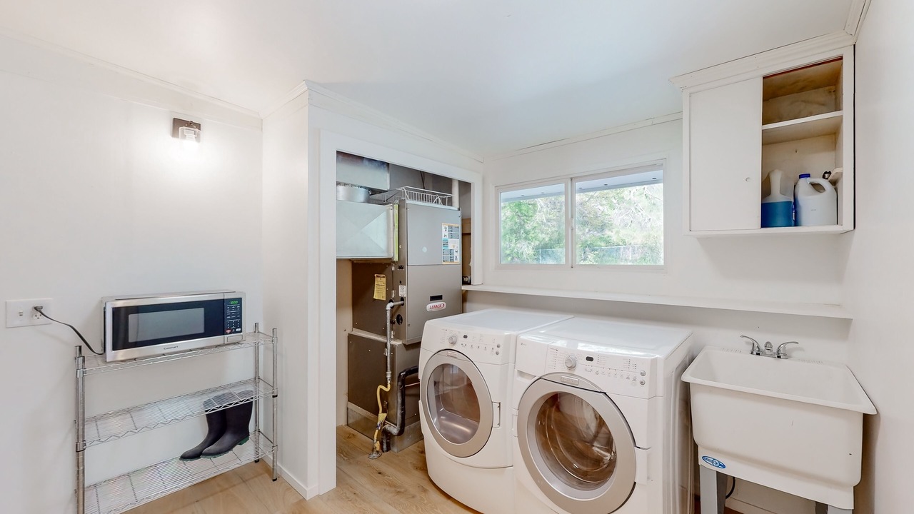 Photo of Others in Salyer