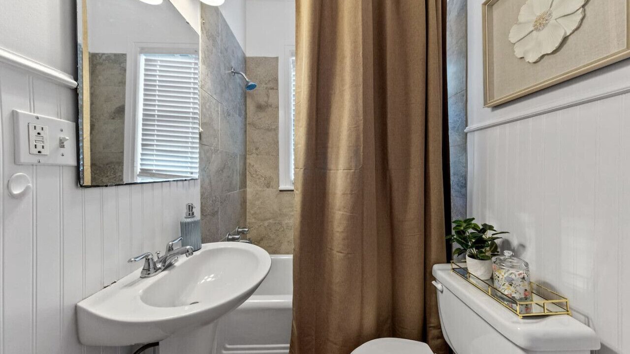 Photo of Bathroom in New Iberia