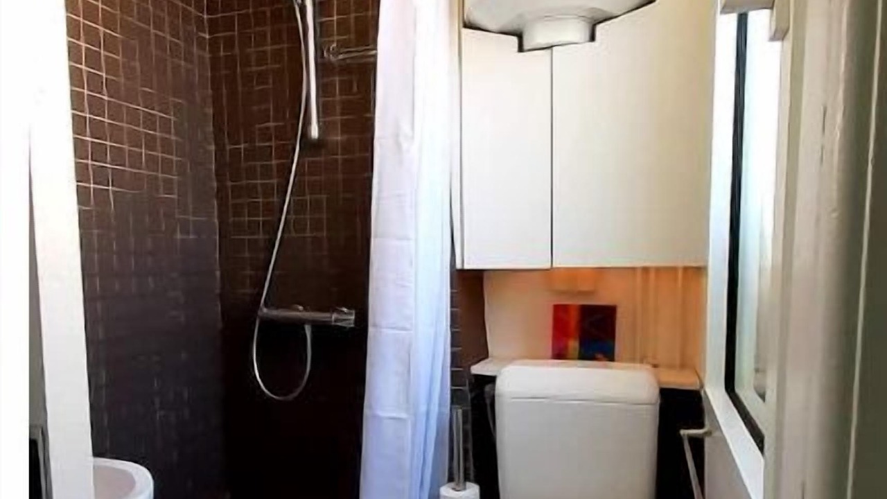 Photo of Bathroom in Clignancourt