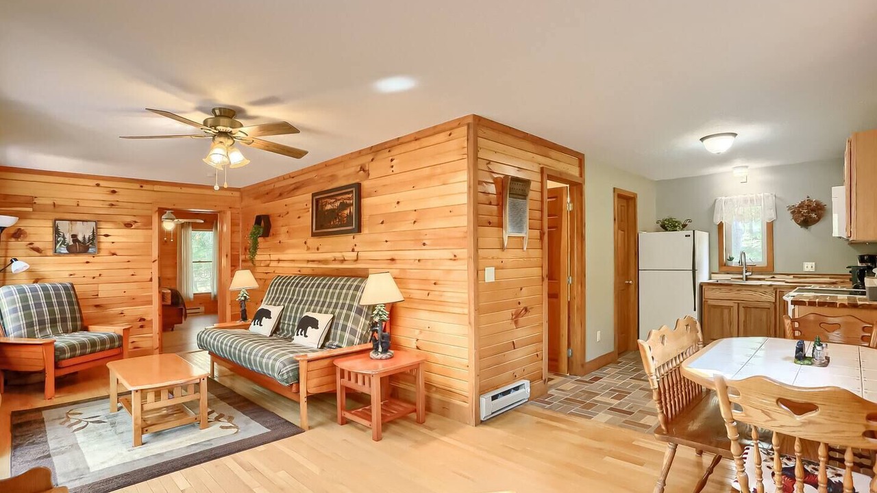 Photo of Bedroom in Leeper