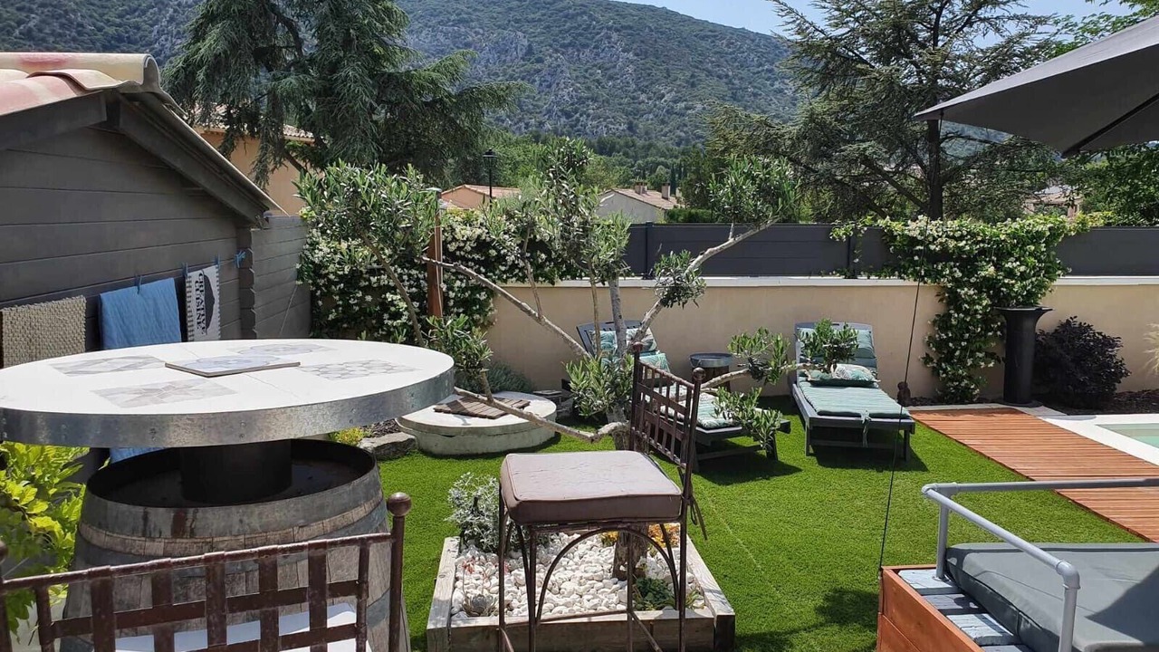 Photo of Others in Maubec