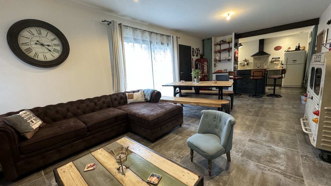 Photo of Bedroom in Maubec