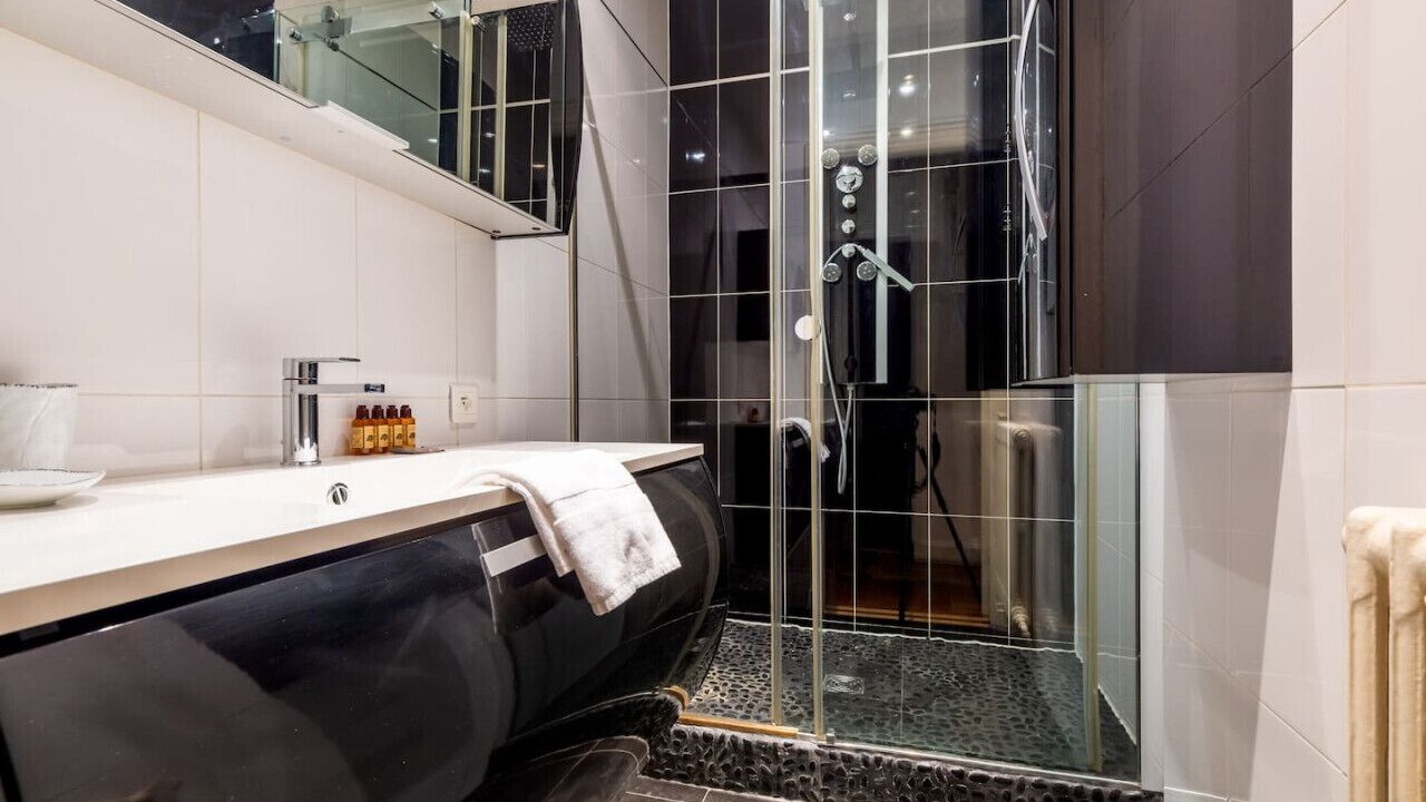 Photo of Bathroom in Porte-Dauphine