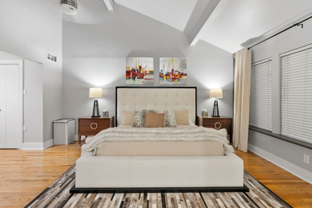Photo of Bedroom in Oak Lawn
