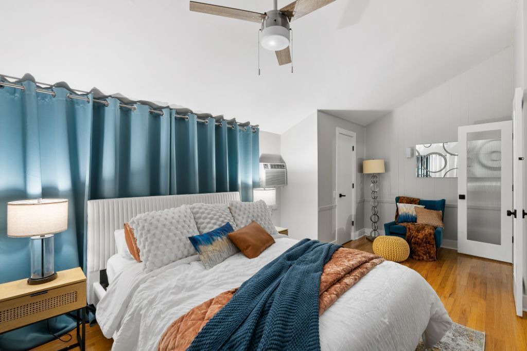 Photo of Bedroom in Oak Lawn