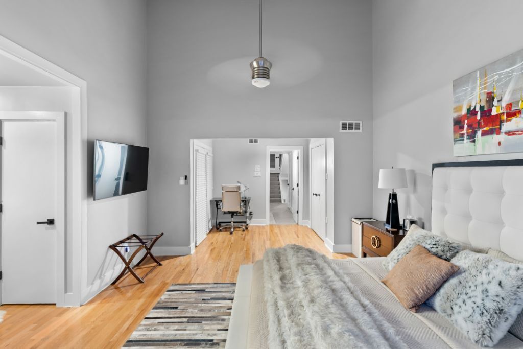 Photo of Bedroom in Oak Lawn