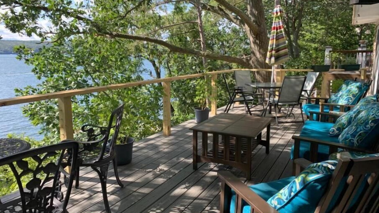 Photo of Others in Burdett