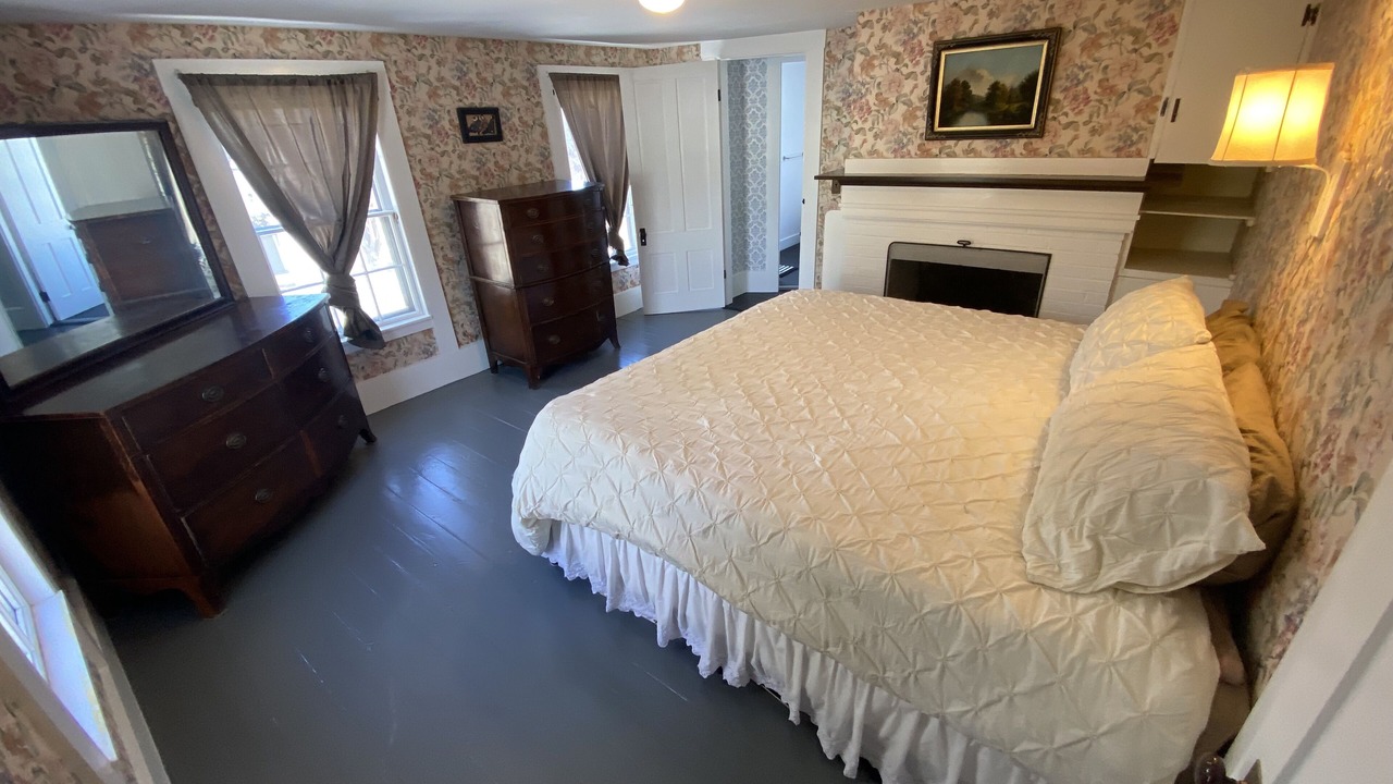 Photo of Bedroom in Brooksville