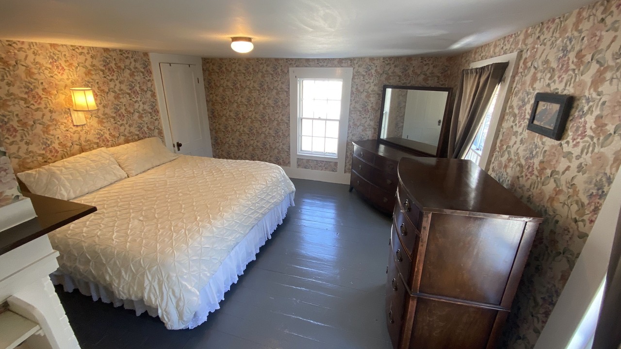 Photo of Bedroom in Brooksville