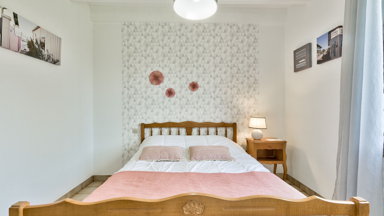 Photo of Bedroom in Lanton