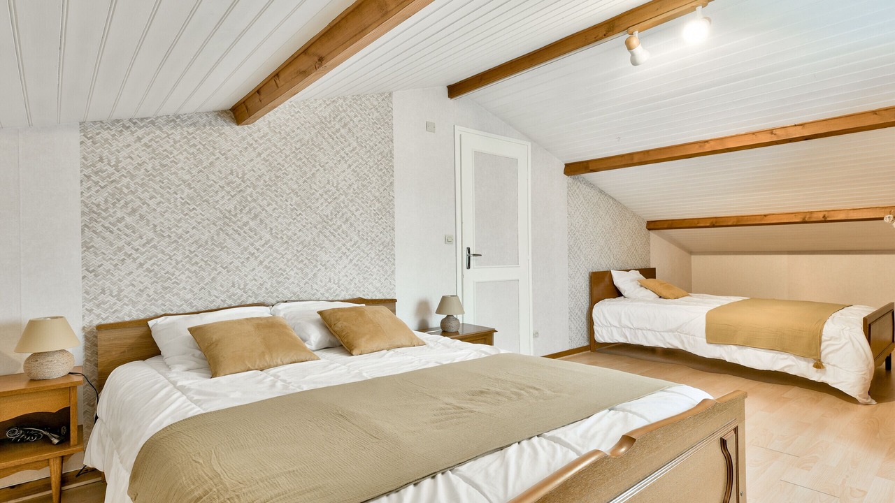 Photo of Bedroom in Lanton