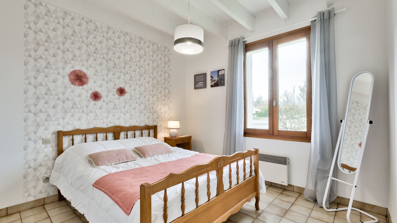 Photo of Bedroom in Lanton