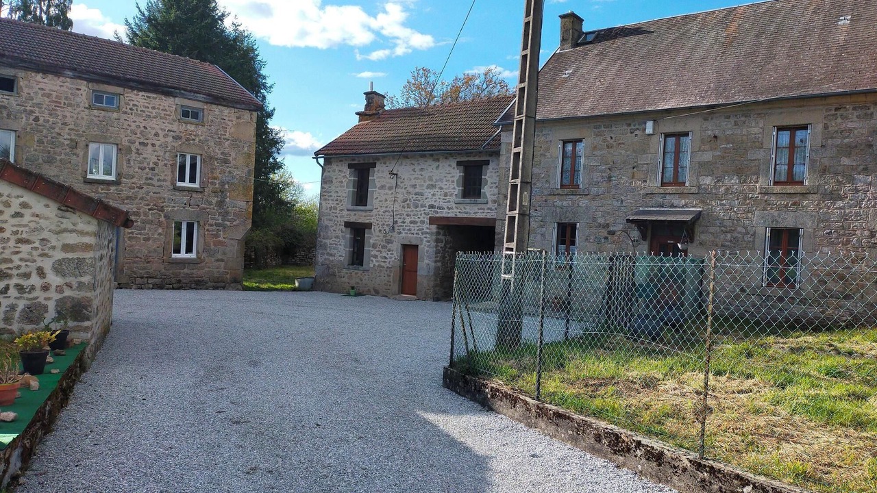 Photo of Outdoor in Saint-Yrieix-la-Montagne