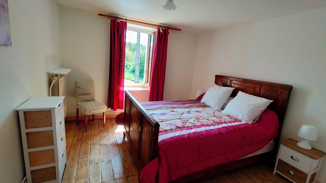 Photo of Bedroom in Saint-Yrieix-la-Montagne
