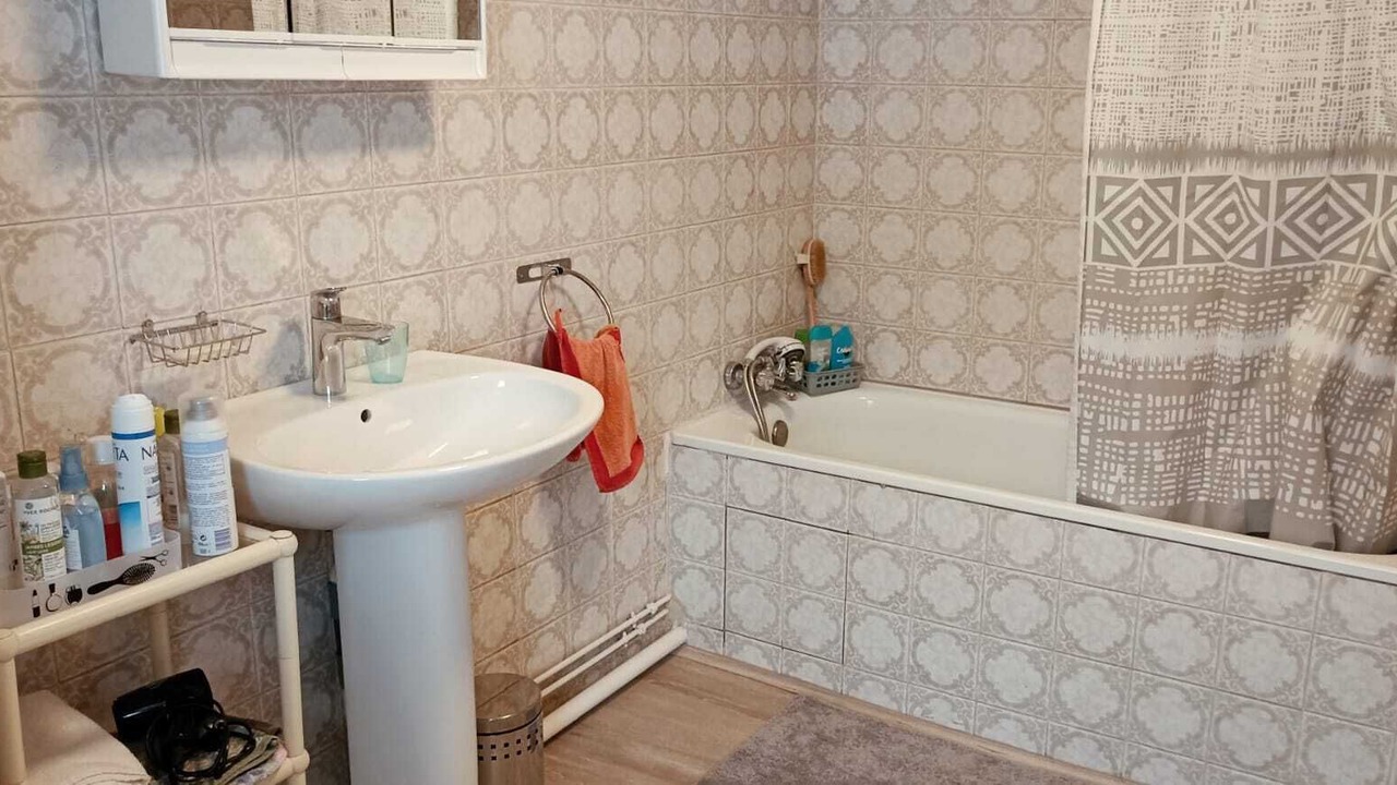 Photo of Bathroom in Saint-Yrieix-la-Montagne