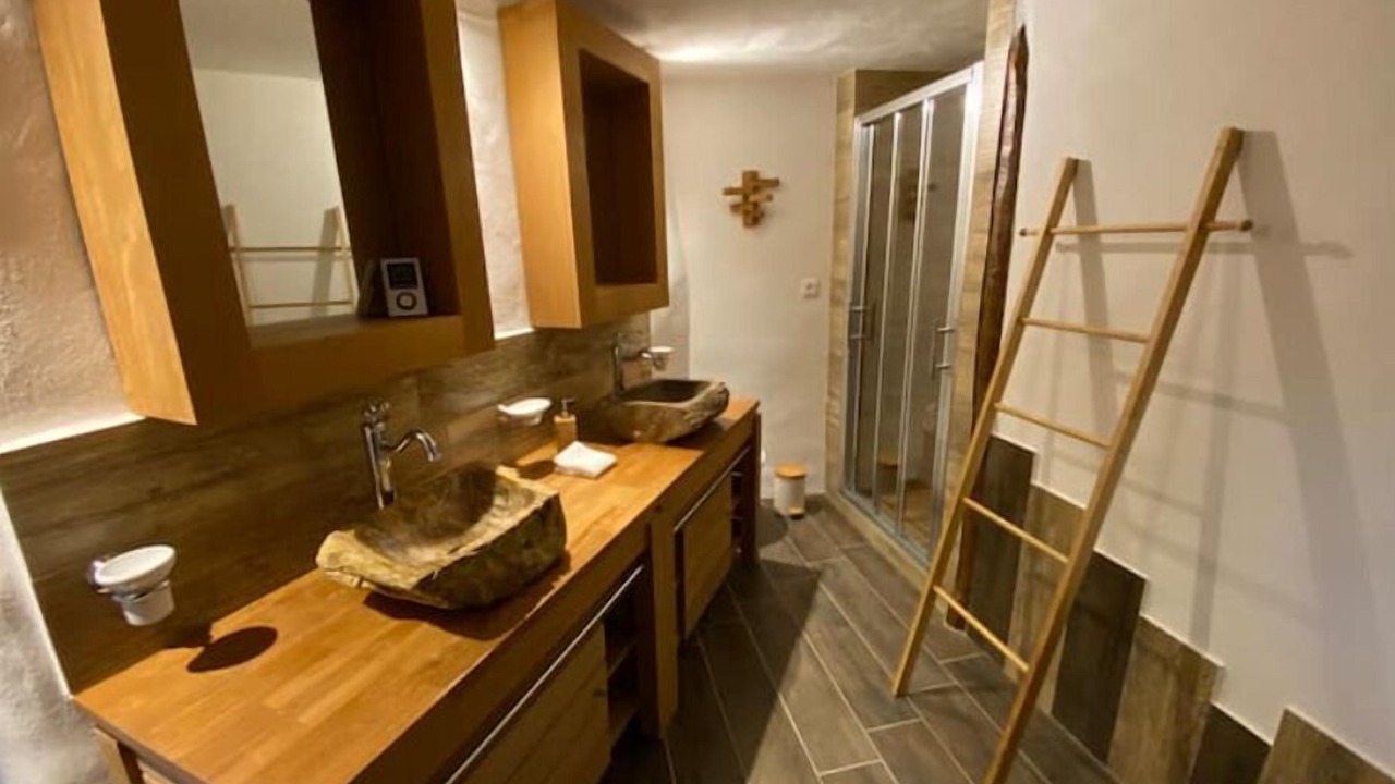 Photo of Bathroom in L'Estrechure