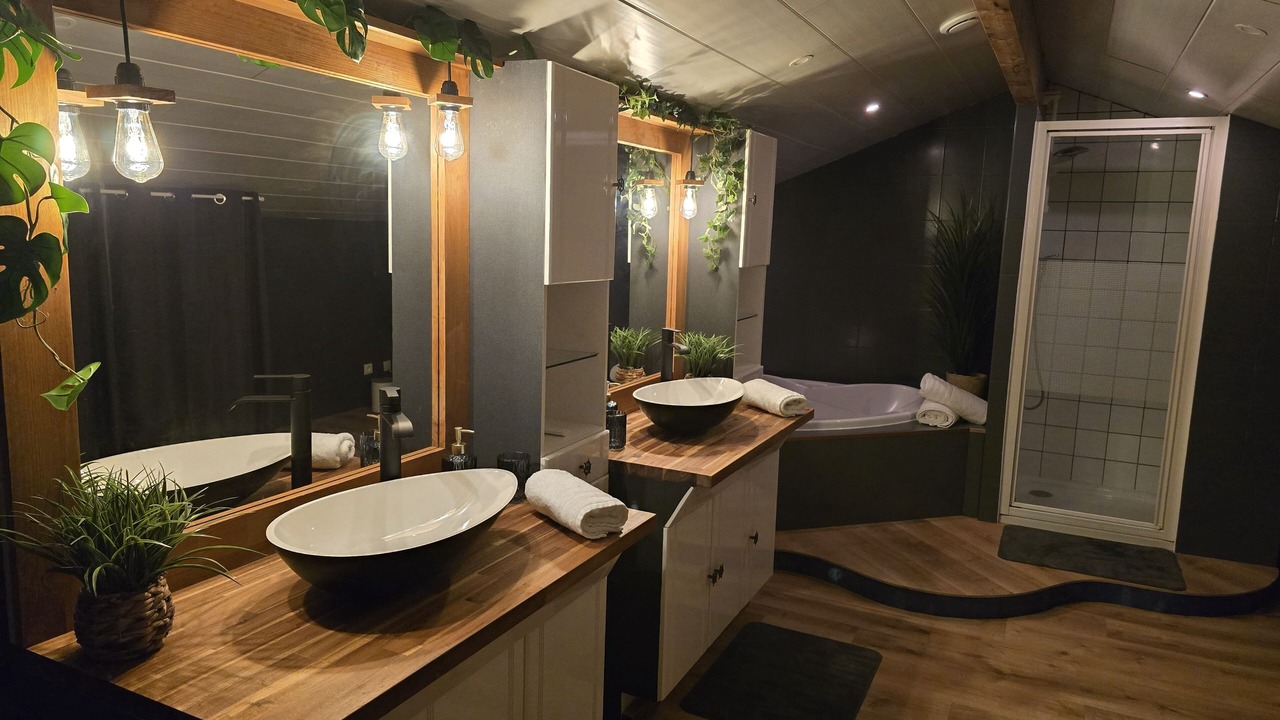 Photo of Bathroom in Montcabrier