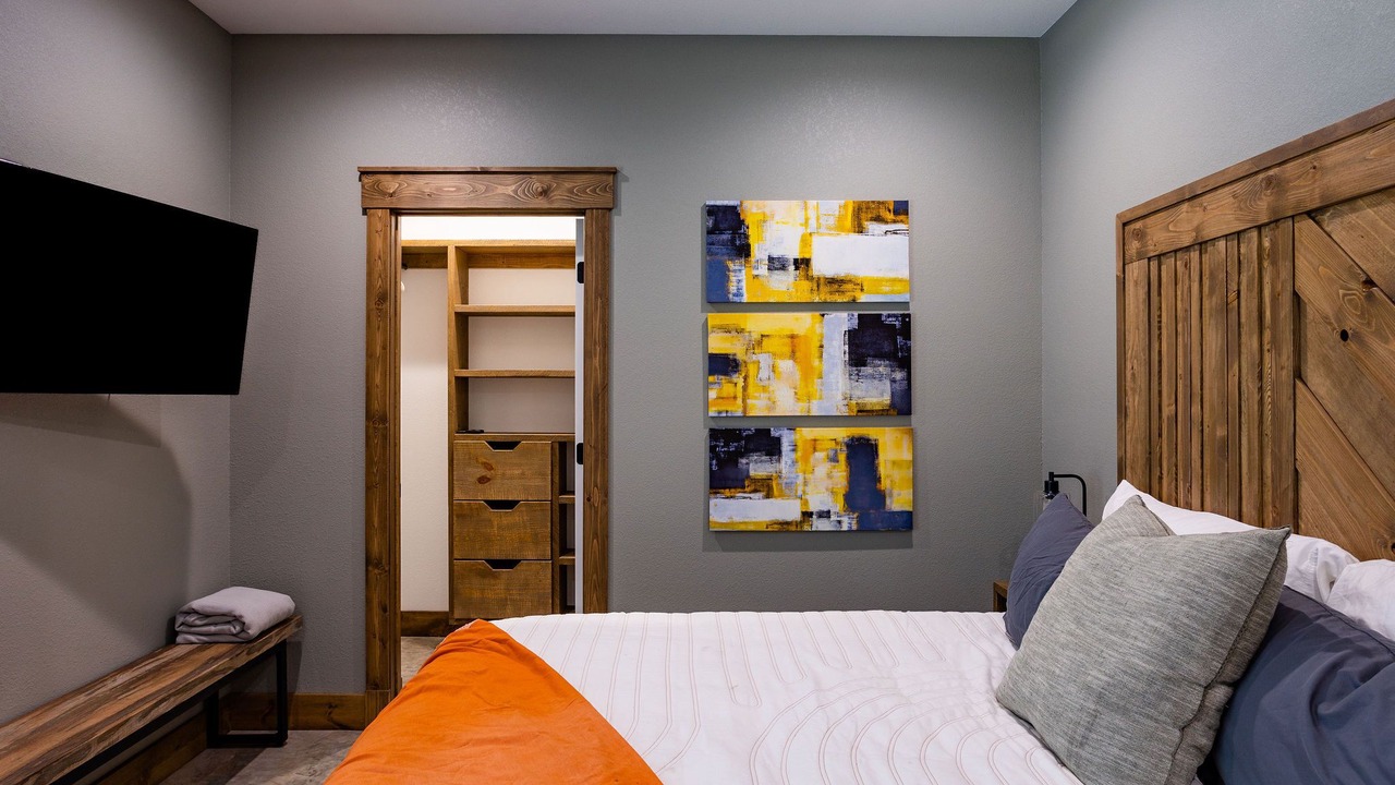 Photo of Bedroom in Batesville