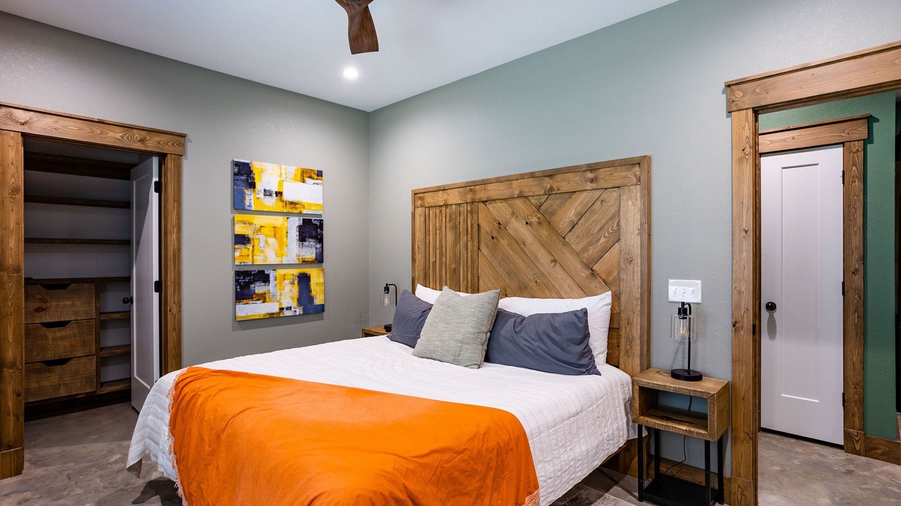 Photo of Bedroom in Batesville