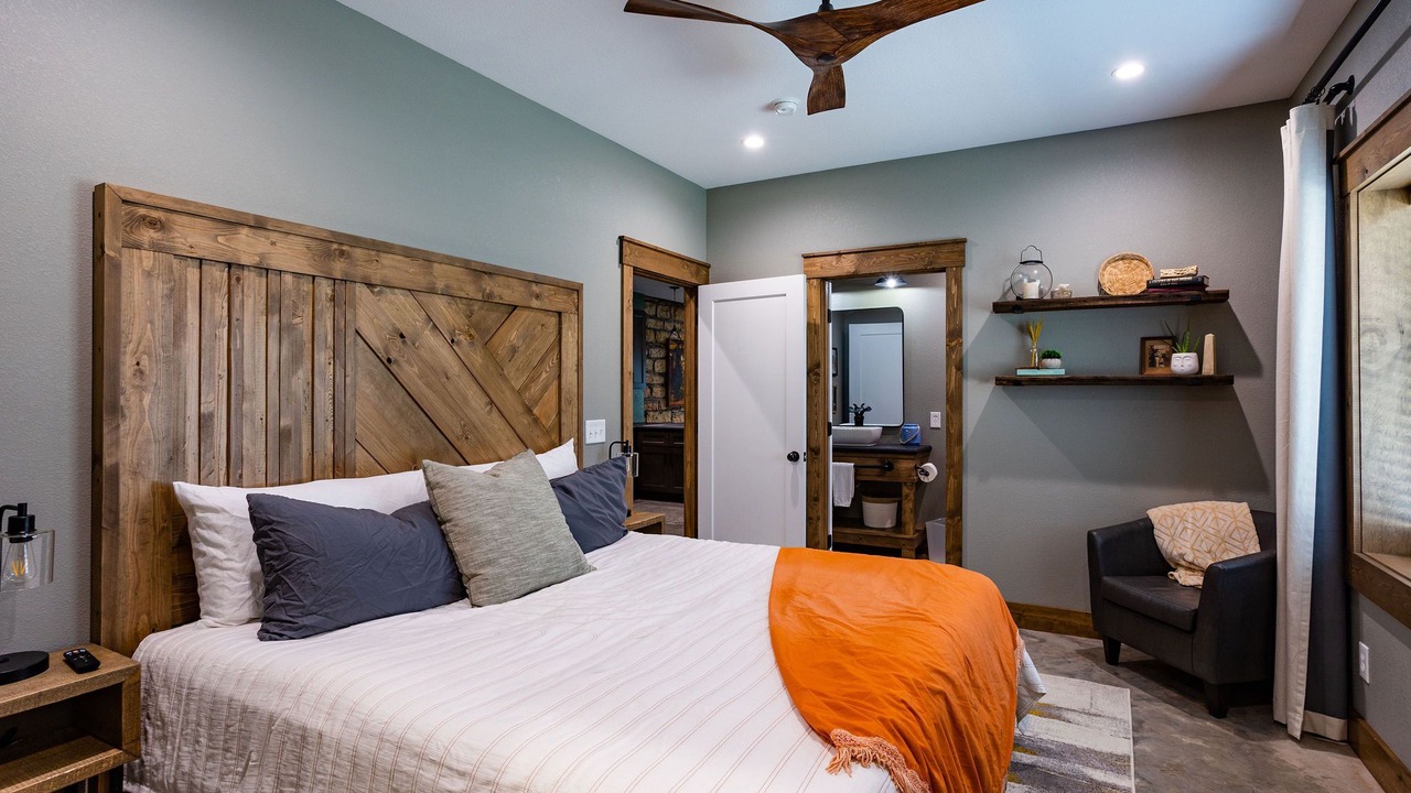Photo of Bedroom in Batesville