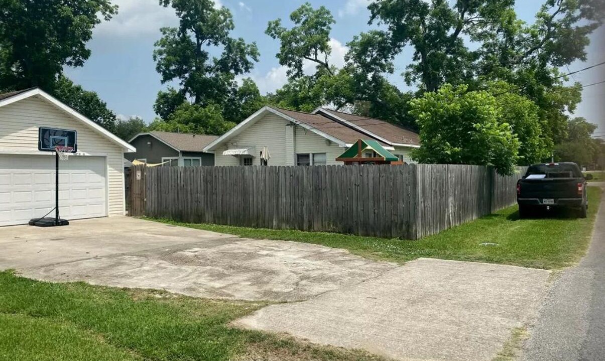 Photo of Outdoor in Groves
