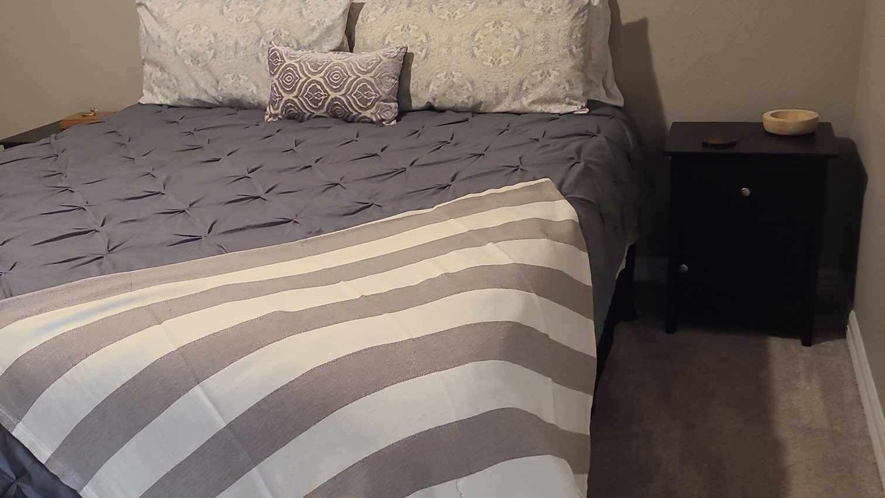 Photo of Bedroom in Groves
