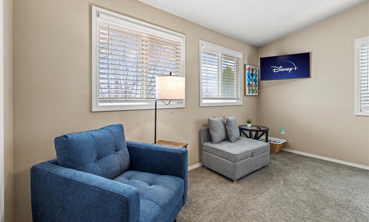 Photo of Livingroom in West Bench