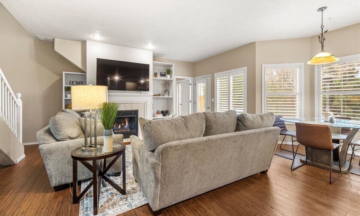 Photo of Livingroom in West Bench