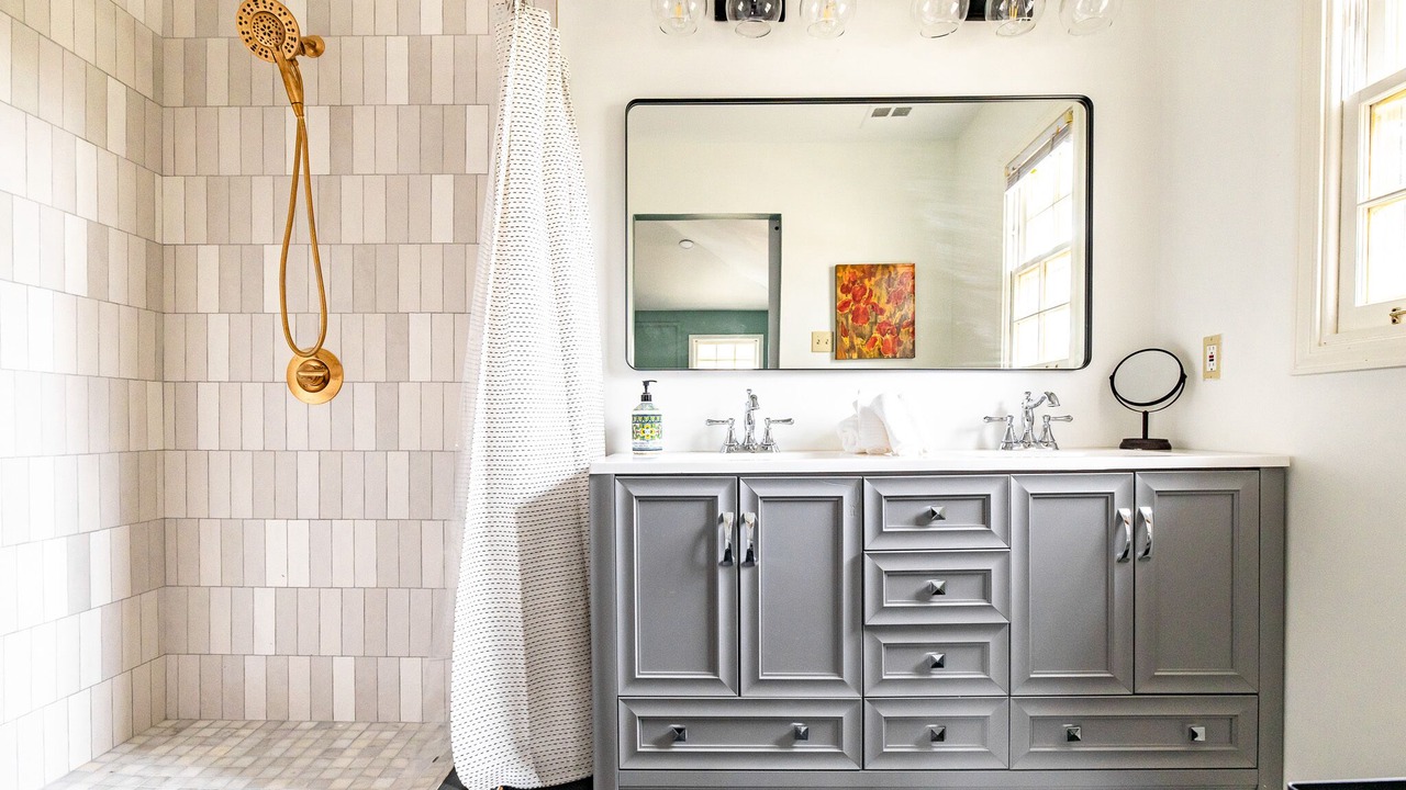 Photo of Bathroom in East Memphis