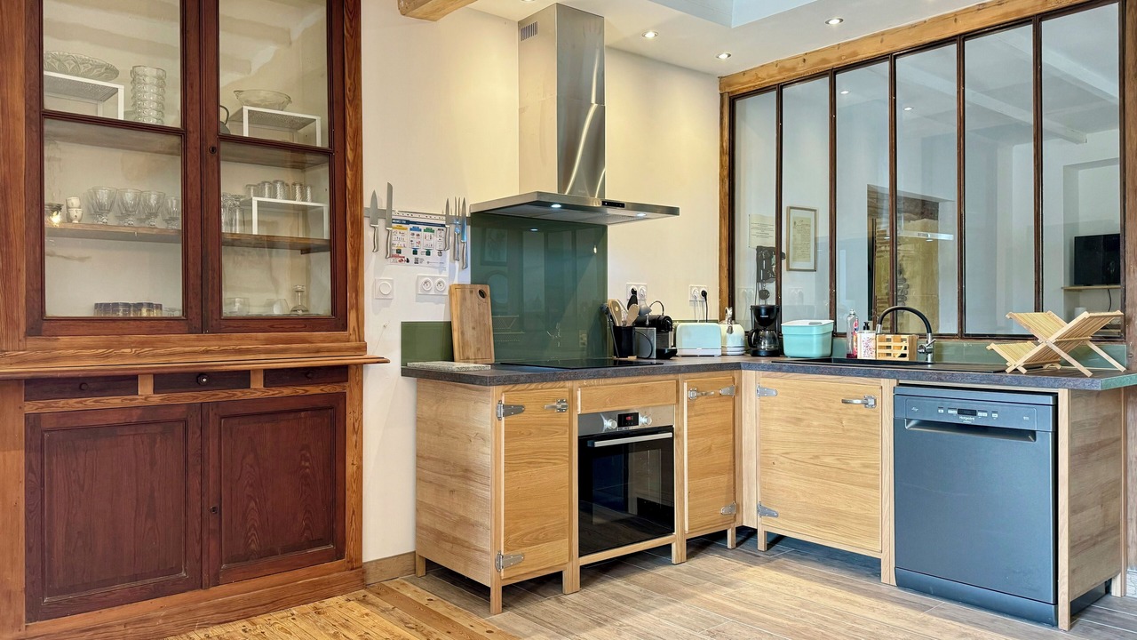Photo of Kitchen in Saint-Martin-de-Villereal