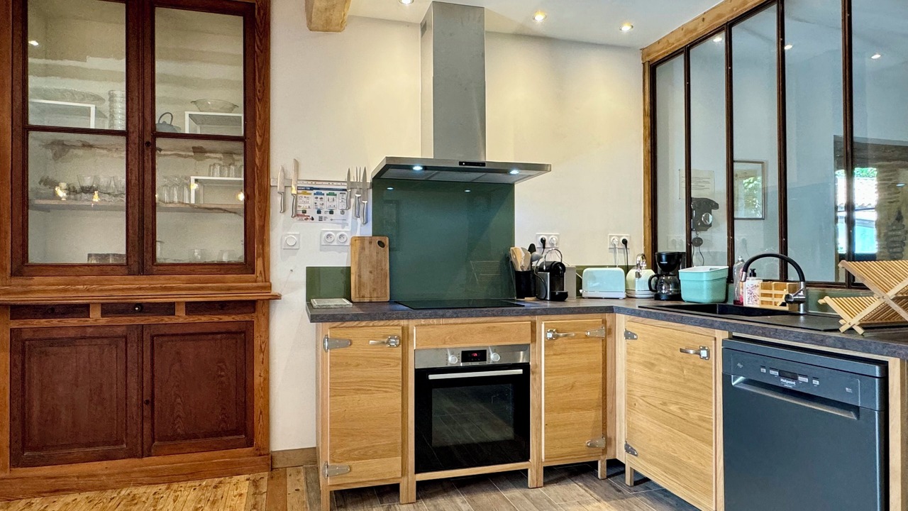 Photo of Kitchen in Saint-Martin-de-Villereal
