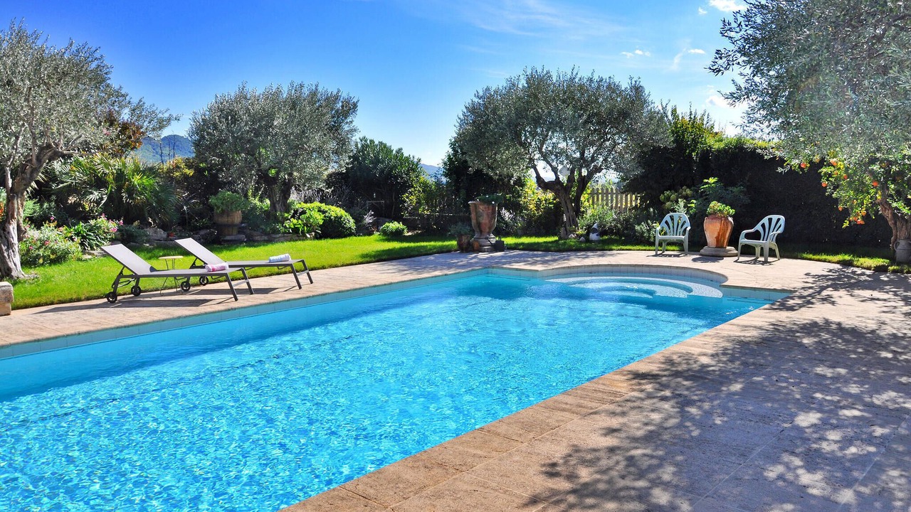 Photo of Outdoor in Roaix