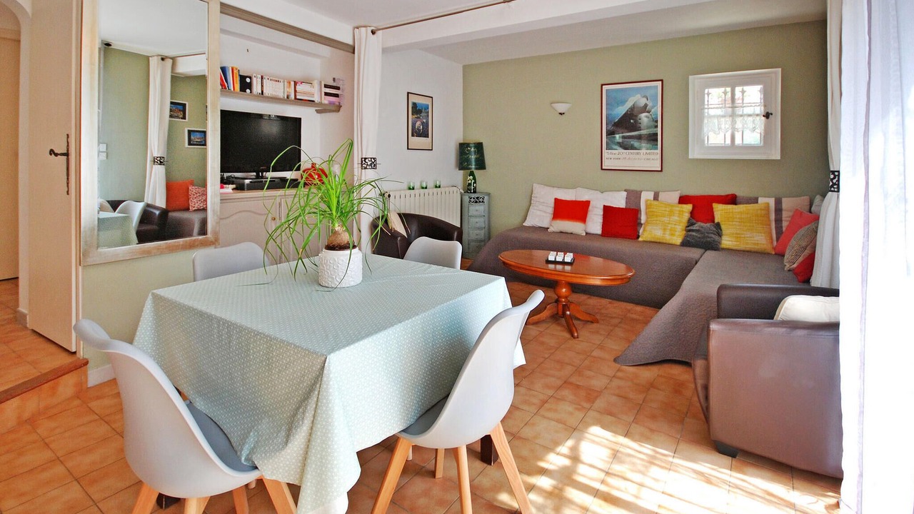 Photo of Bedroom in Roaix