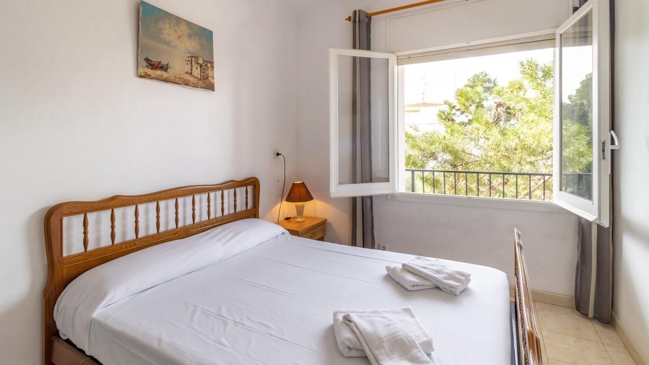 Photo of Bedroom in Llanca