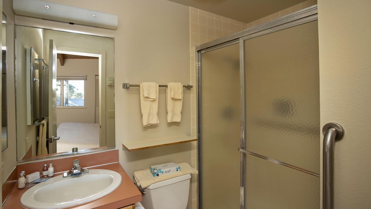 Photo of Bathroom in Gearhart