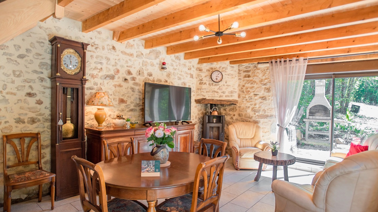 Photo of Livingroom in Saint-Cernin-de-lHerm